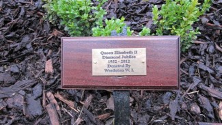 Plaque in Jubilee garden marking Diamond Jubilee of Queen Elizabeth 2nd